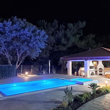 Fiore Di Rodi - Private Pool, Jacuzzi And Barbecue إياليسوس المظهر الخارجي الصورة