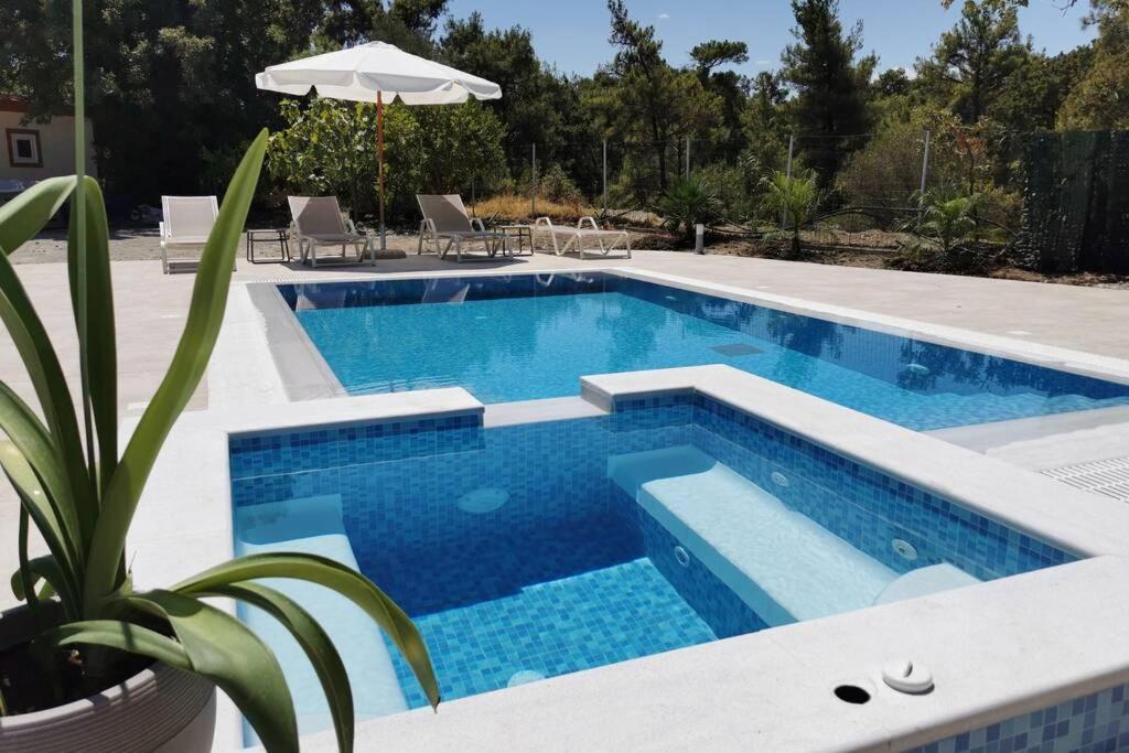 Fiore Di Rodi - Private Pool, Jacuzzi And Barbecue إياليسوس المظهر الخارجي الصورة