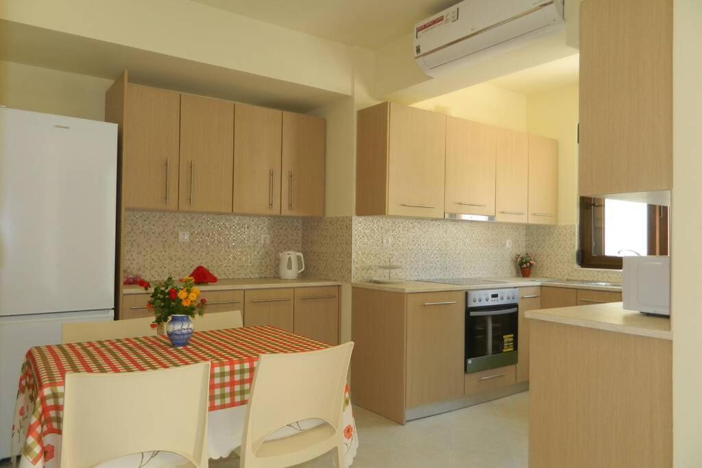 Fiore Di Rodi - Private Pool, Jacuzzi And Barbecue إياليسوس المظهر الخارجي الصورة