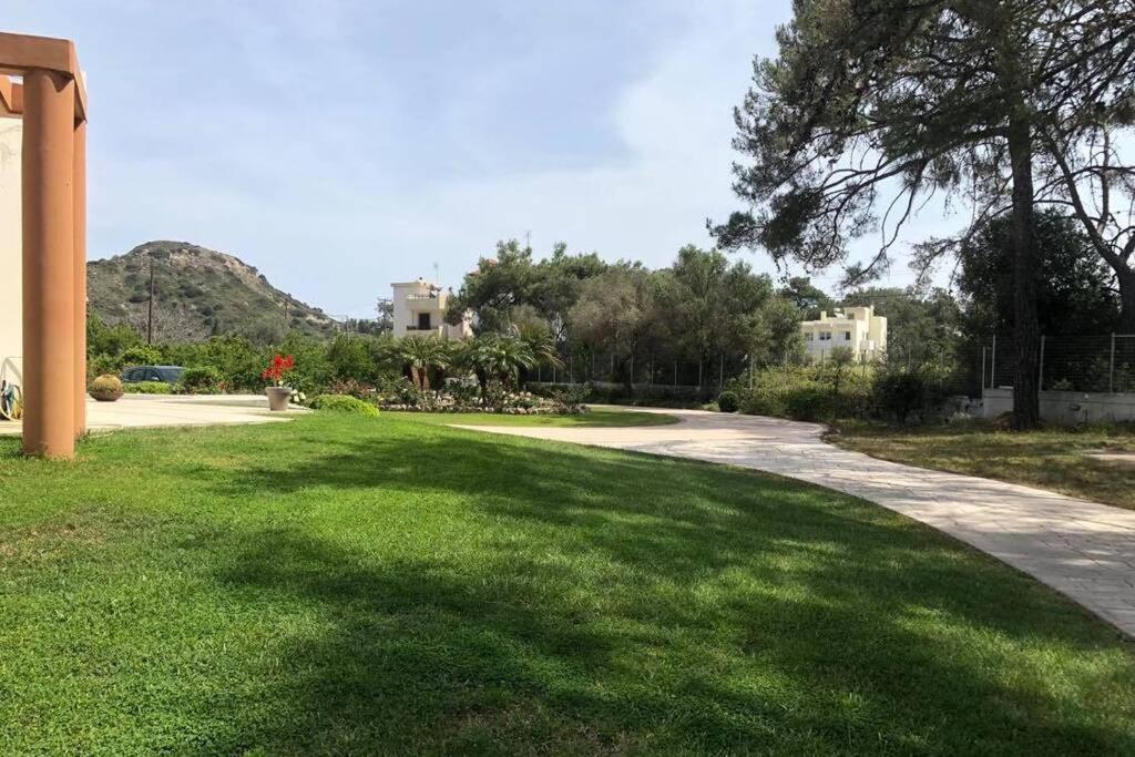 Fiore Di Rodi - Private Pool, Jacuzzi And Barbecue إياليسوس المظهر الخارجي الصورة